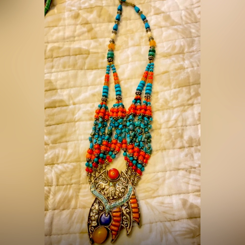 All I can tell you about this necklace! my husband bought it for me in Africa